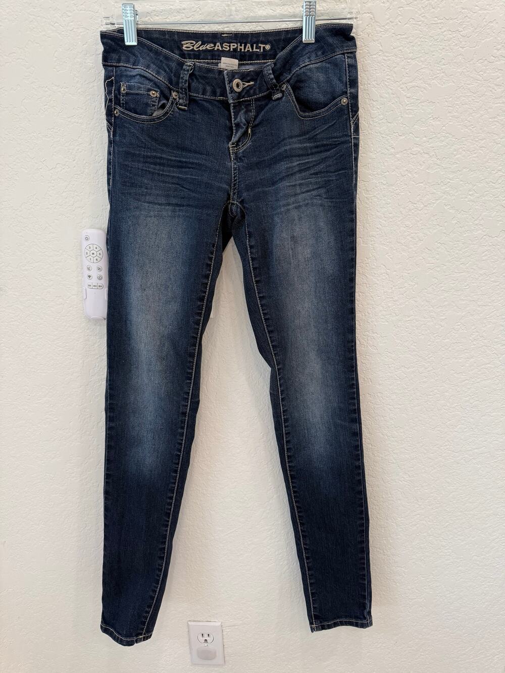 Blue Asphalt Women's Jeans Dark Wash Whiskered Stretch Y2K